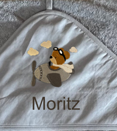 Baby-Handtuch Teddy im Flugzeug (personalisiert)