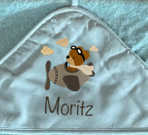 Baby-Handtuch Teddy im Flugzeug (personalisiert)